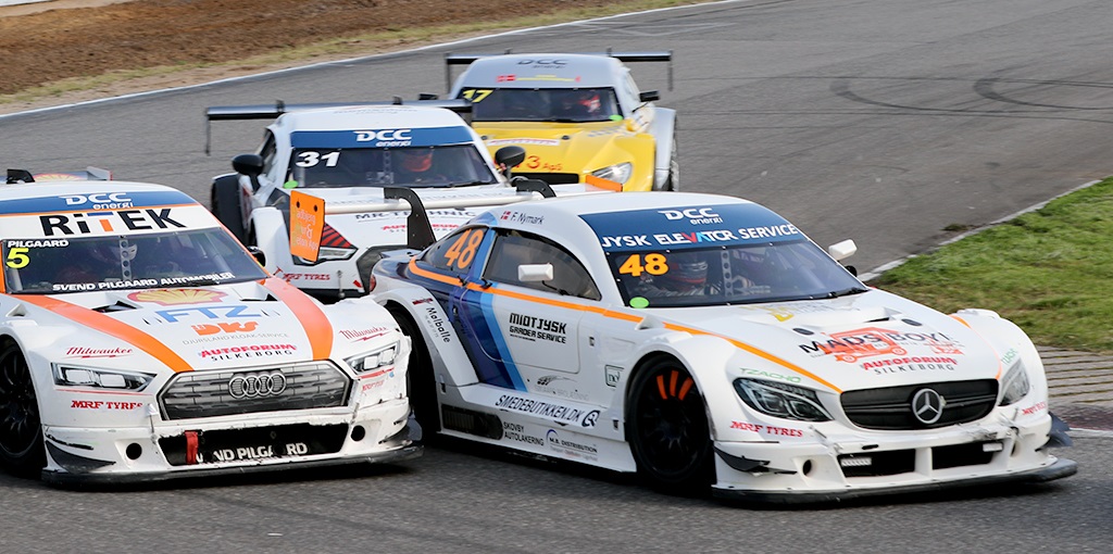 Der er tæt ræs i vente når Frederik Nymark skal forsvare sin mesterskabsføring i Super GT Danmark og med ganske få point til sine nærmeste følgere bliver der kamp om de vigtige finalepoint.
(Foto: Motorsporten.dk)